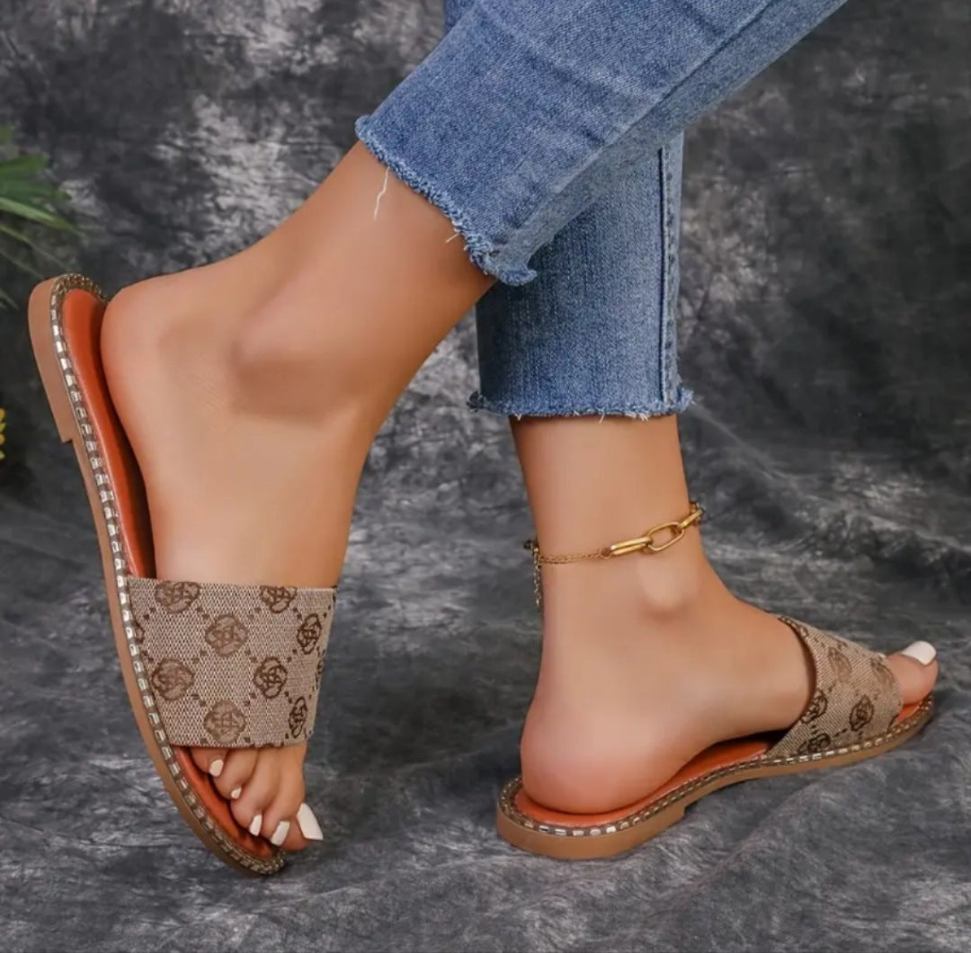 Flache Damen-Sandalen mit Blumenmuster